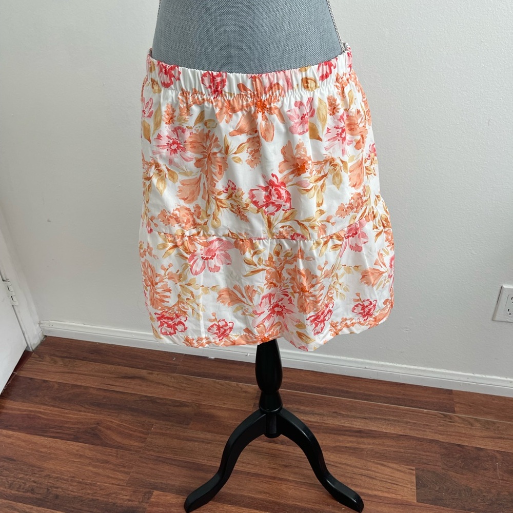 NWT Hippie Rose White and pink floral skirt. Size XL
